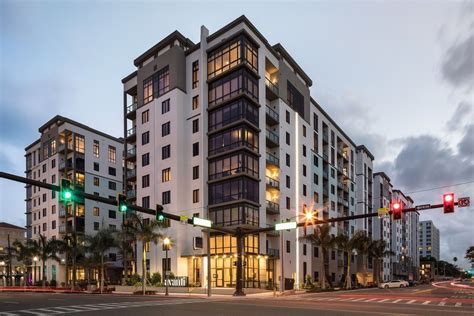 Situated alongside the Tampa Bay, this community offers a wide range of studio to three-bedroom <strong>apartments</strong>, with one to one and a half bathrooms. . Apartments for rent st petersburg fl